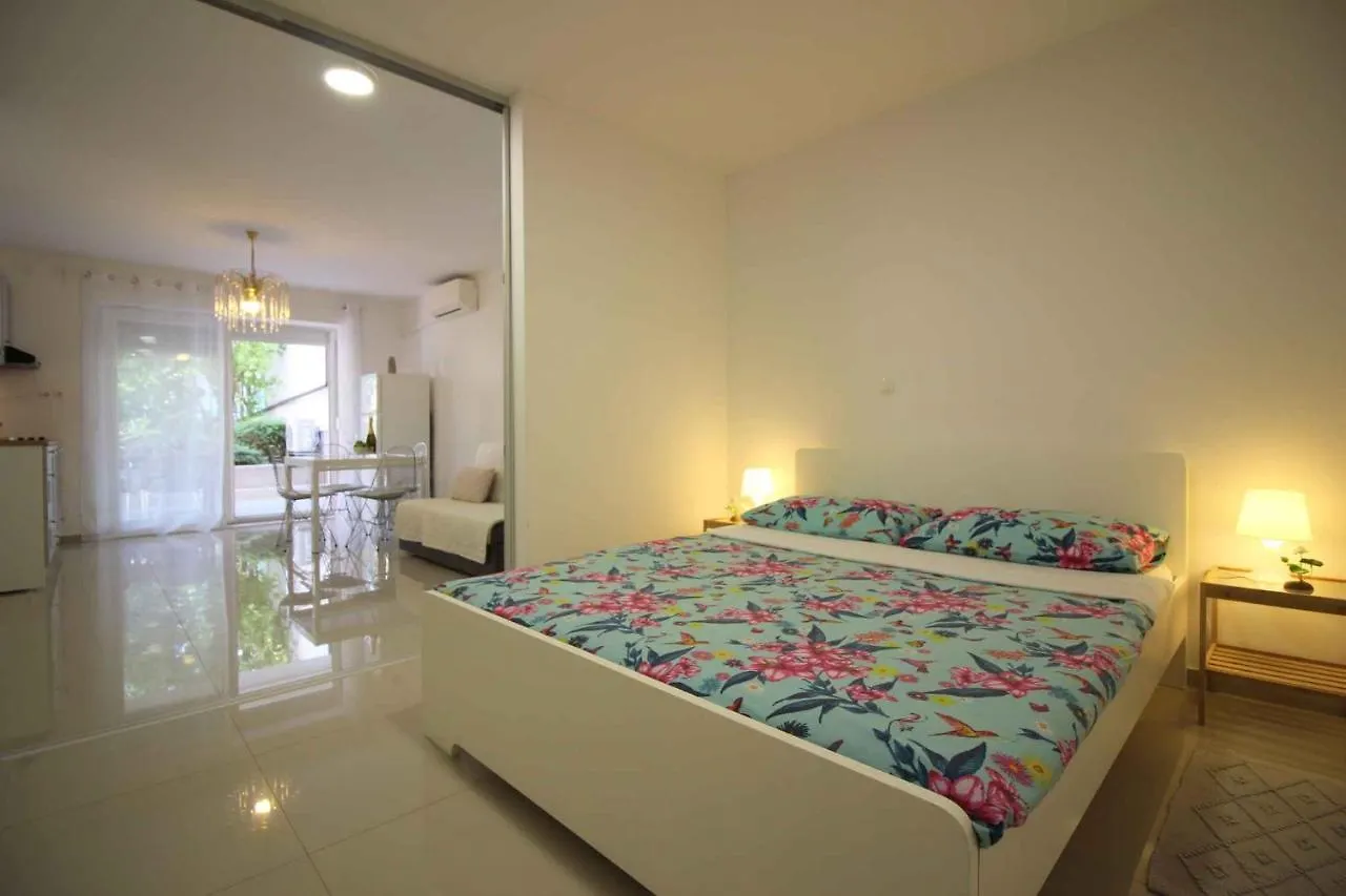 Apartment In Porec - Istrien 42143 Croatia
